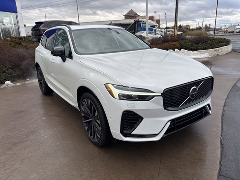 New 2026 Volvo XC60 T8 Ultra w/ Protection Package Premier AWD/4WD image 3
