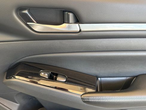 Used 2023 Nissan Altima 2.5 SV image 21