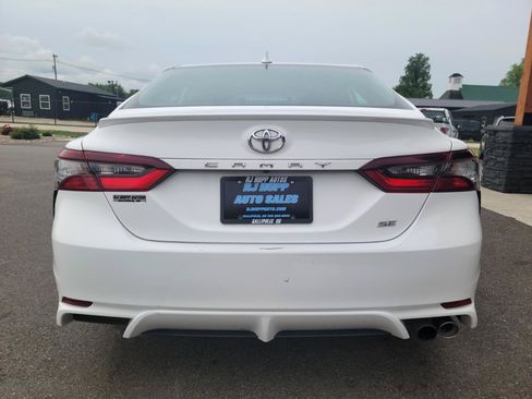 Used 2023 Toyota Camry SE FWD image 5