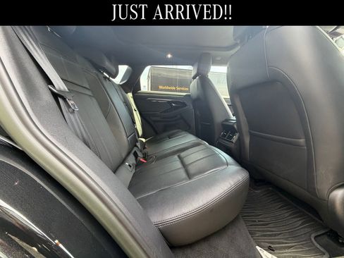 Used 2023 Land Rover Range Rover Evoque S image 11