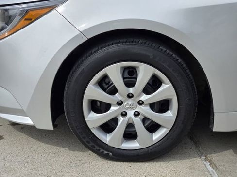 Used 2024 Toyota Corolla LE image 7