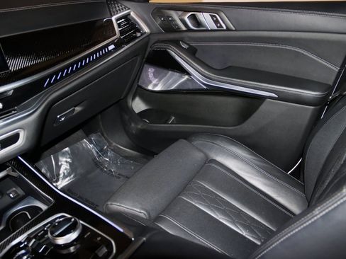 Used 2024 BMW X7 M60i image 56