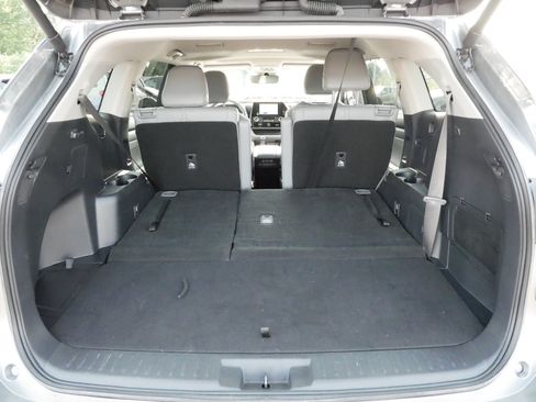 Certified 2026 Toyota Highlander XLE AWD/4WD image 18