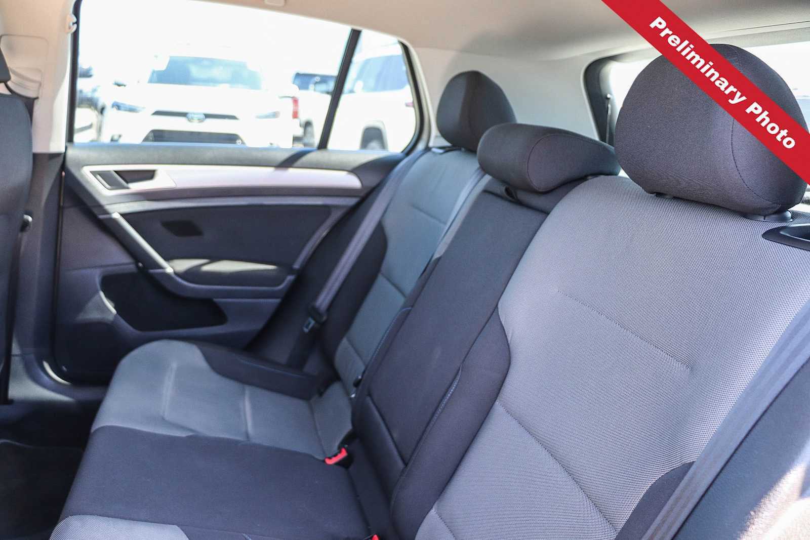 Used 2016 Volkswagen e-Golf SE FWD image 14