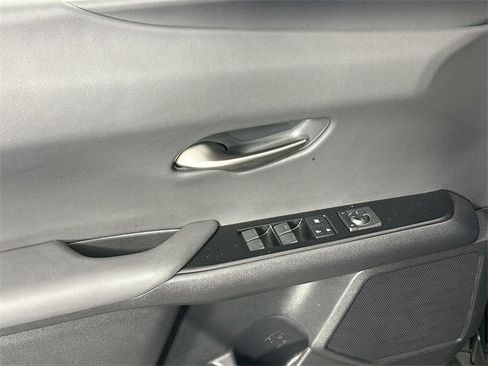 Used 2022 Lexus UX 250h w/ Premium Package image 24