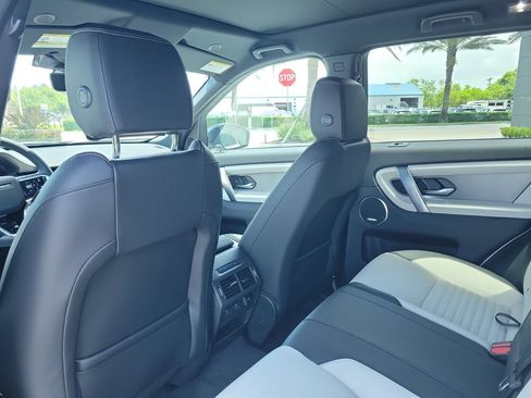New 2026 Land Rover Discovery Sport Landmark AWD/4WD image 17