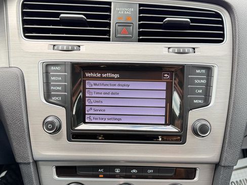 Used 2015 Volkswagen Golf S FWD image 57