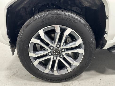 Used 2025 Toyota 4Runner Limited AWD/4WD image 62