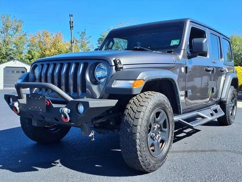 Used 2018 Jeep Wrangler Unlimited Sport image 5