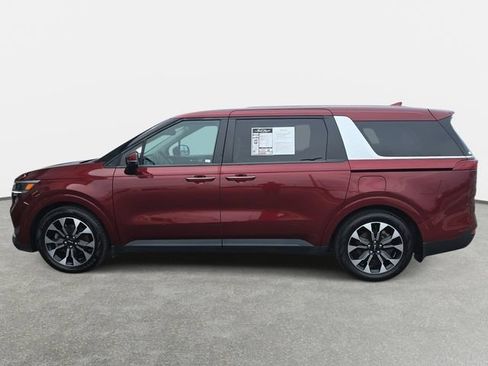 Used 2024 Kia Carnival EX FWD image 8