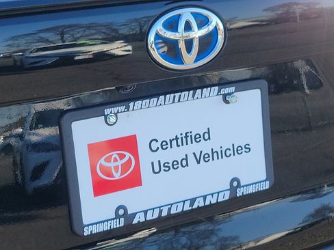 Certified 2021 Toyota RAV4 LE image 24