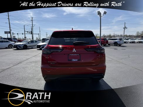 New 2026 Mitsubishi Outlander ES image 8