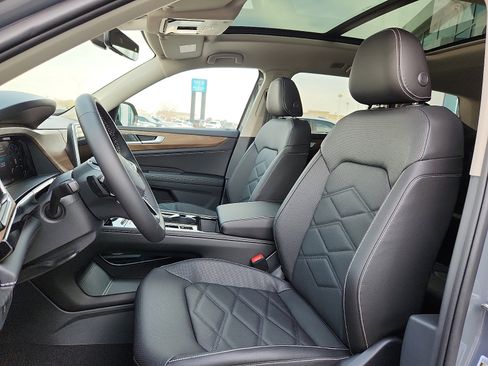 New 2026 Volkswagen Atlas SE image 13