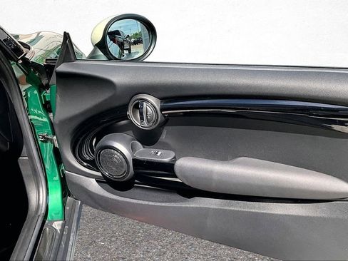 Used 2019 MINI Cooper S image 28