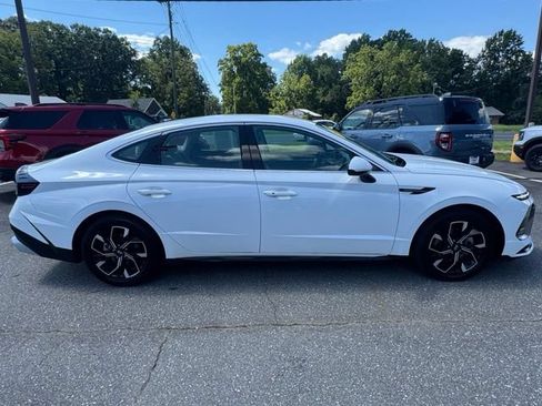 Used 2025 Hyundai Sonata SEL FWD image 10