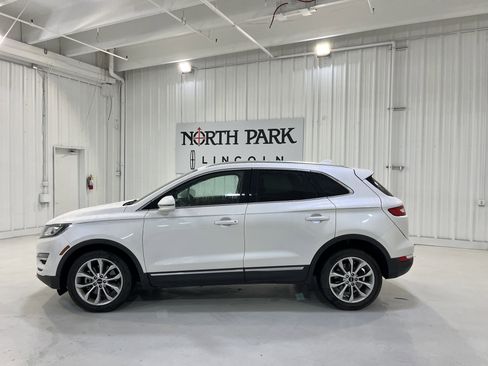 Used 2017 Lincoln MKC Select w/ Select Plus Package image 2
