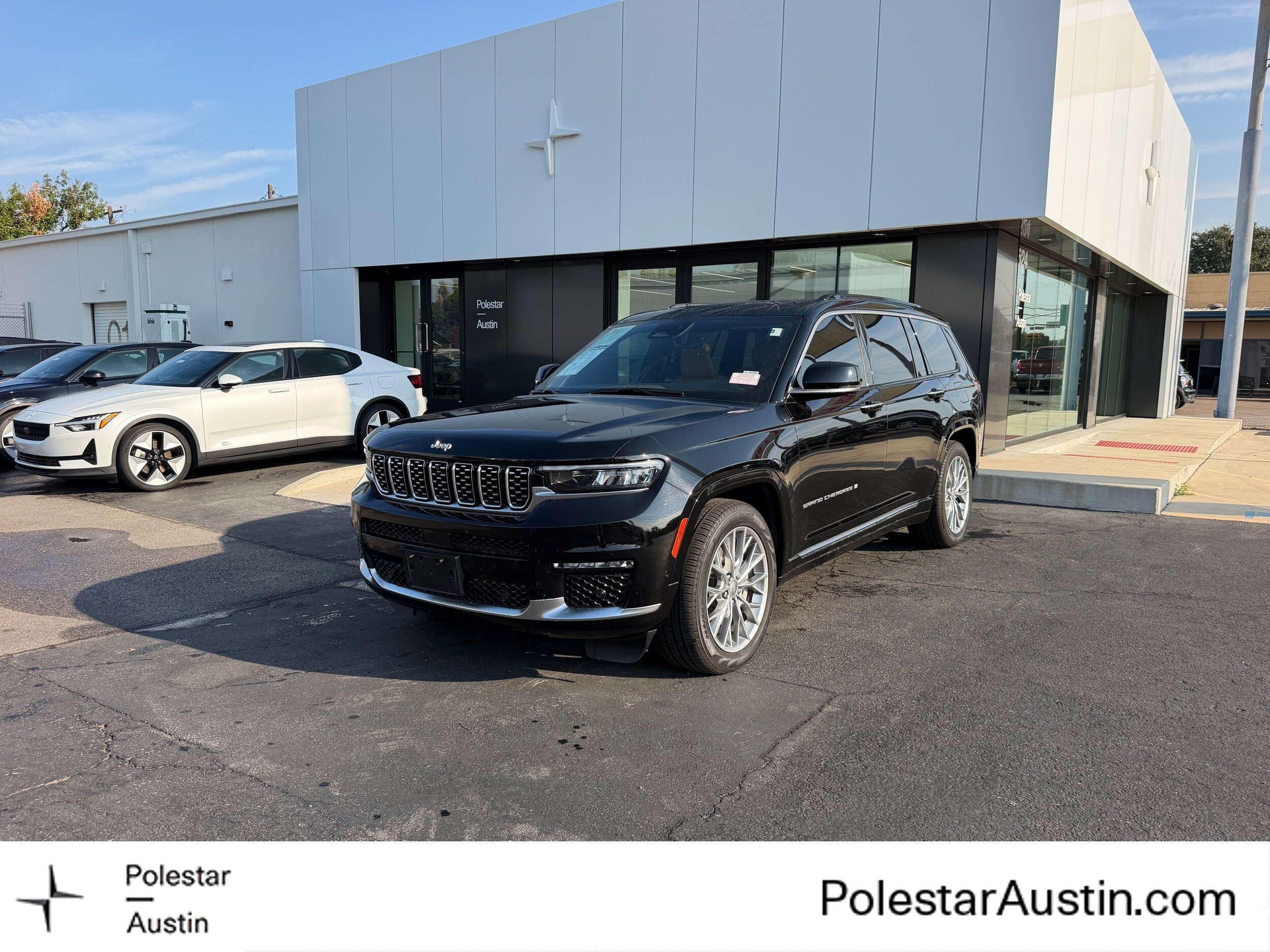 Used 2025 Jeep Grand Cherokee L Summit w/ Luxury Tech Group V AWD/4WD image 1