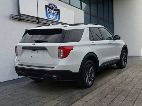Used 2024 Ford Explorer XLT w/ Equipment Group 202A AWD/4WD image 3