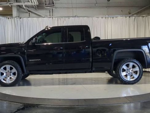 Used 2019 GMC Sierra 1500 SLE w/ SLE Value Package AWD/4WD image 6