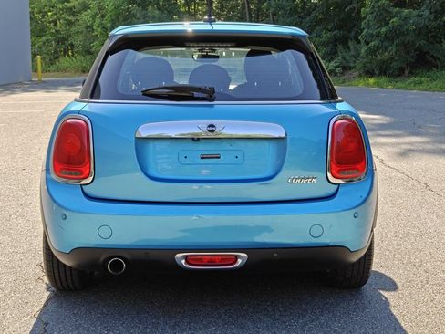 Used 2018 MINI Cooper 4-Door Hardtop FWD image 4