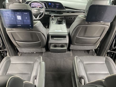 Used 2021 Cadillac Escalade ESV Sport AWD/4WD image 23