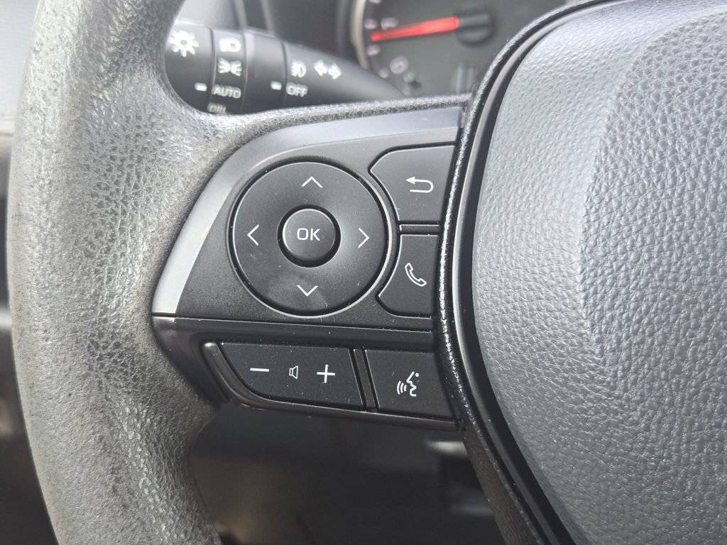 Used 2020 Toyota RAV4 XLE FWD image 28