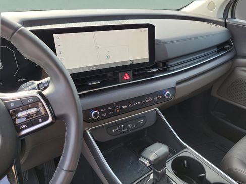 Used 2025 Kia Carnival SX FWD image 23