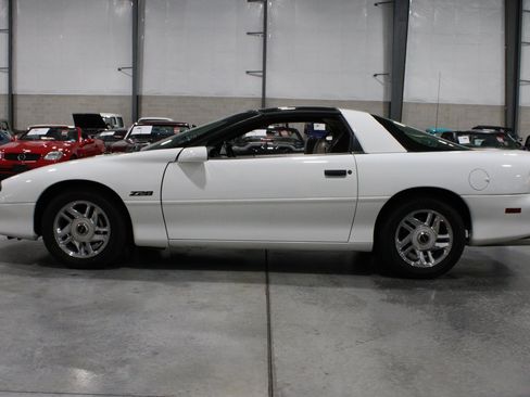 Used 1996 Chevrolet Camaro Z28 RWD image 35