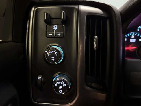 Used 2018 Chevrolet Silverado 1500 LT w/ All Star Edition AWD/4WD image 41
