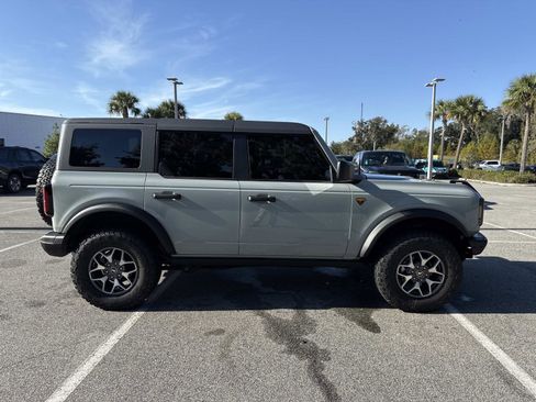Used 2024 Ford Bronco Badlands image 2