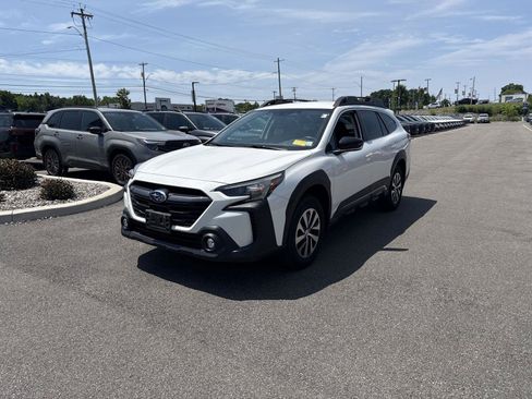 Used 2024 Subaru Outback Premium AWD/4WD image 6