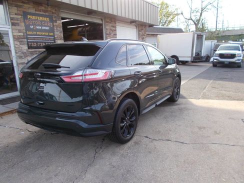 Used 2022 Ford Edge SE w/ Black Appearance Package AWD/4WD image 3
