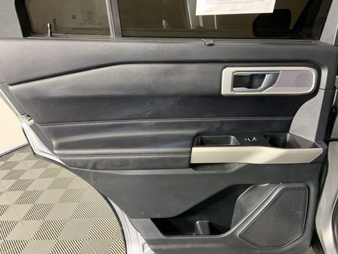 Used 2021 Ford Explorer Limited w/ Equipment Group 301A image 27