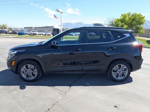 Certified 2024 Kia Seltos S AWD/4WD image 2
