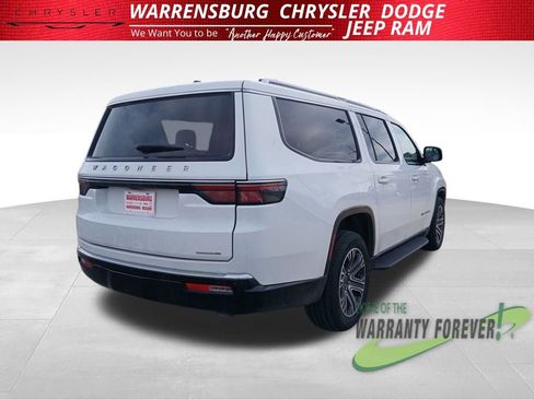 Used 2024 Jeep Wagoneer L Series II w/ Flexible Seating Group image 3