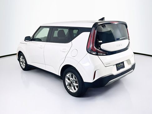 Used 2025 Kia Soul LX w/ LX Technology Package FWD image 5