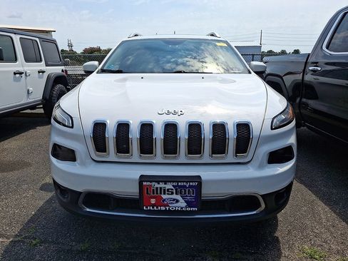 Used 2018 Jeep Cherokee Limited AWD/4WD image 2