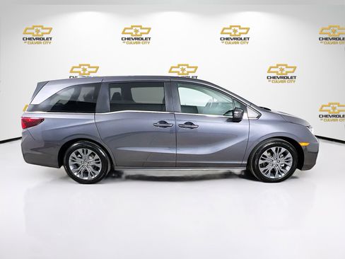Used 2025 Honda Odyssey Touring image 8
