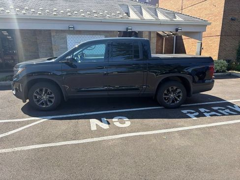 Used 2024 Honda Ridgeline Sport image 6