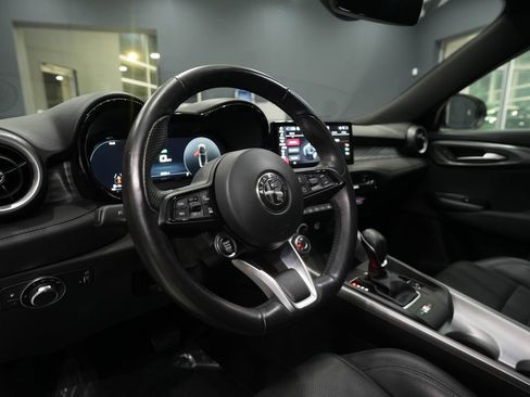 Used 2024 Alfa Romeo Tonale Ti w/ Premium Interior Package image 19