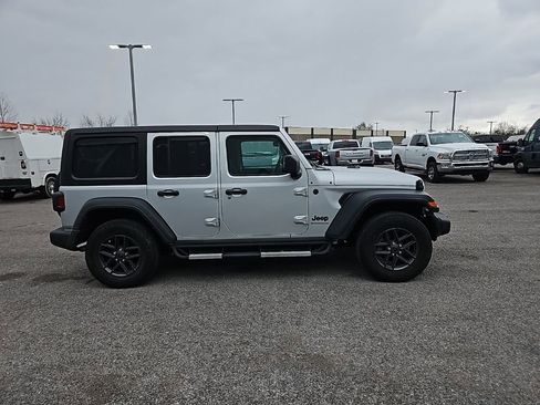 Used 2024 Jeep Wrangler Sport S image 8