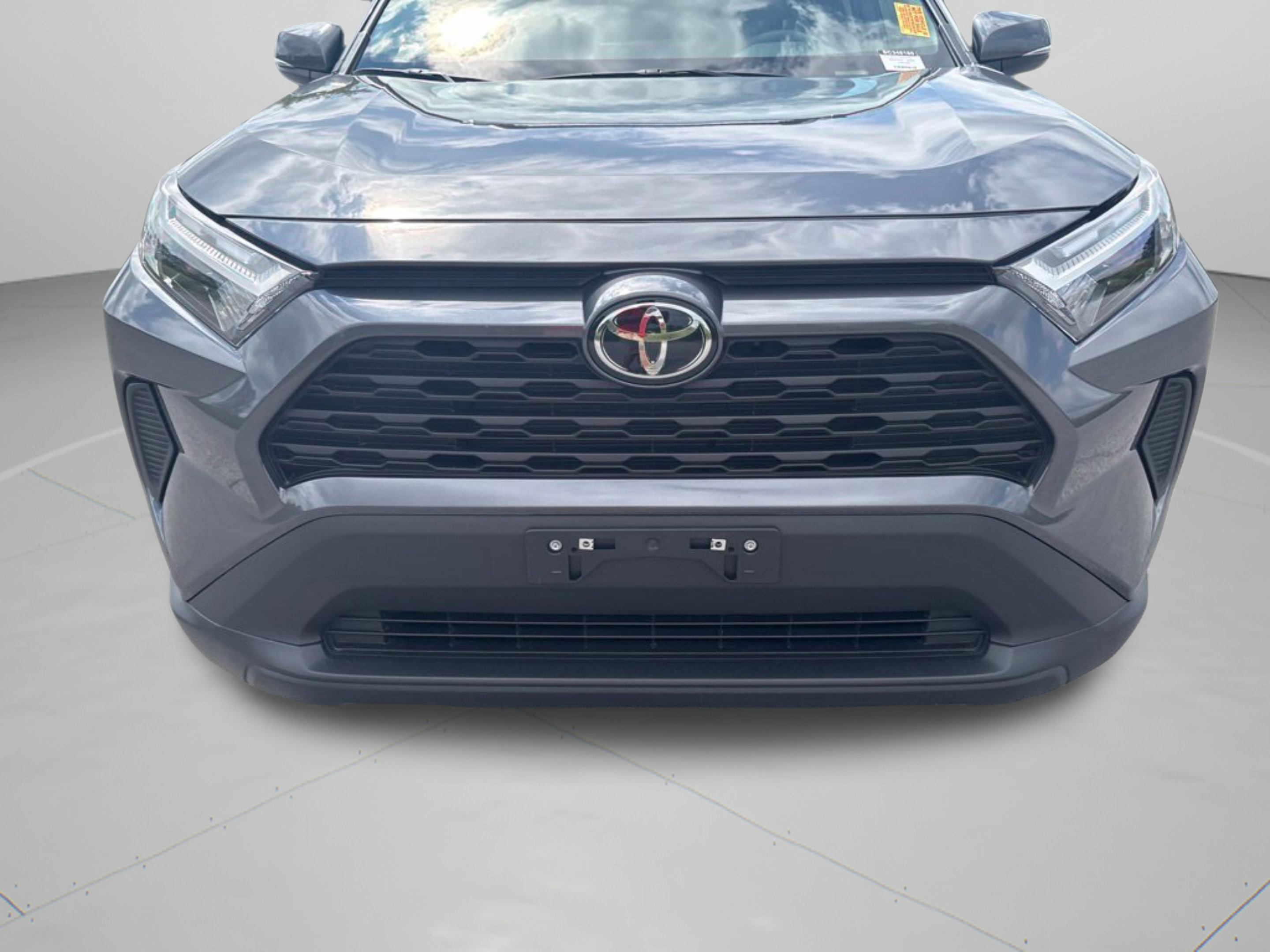 Used 2025 Toyota RAV4 XLE FWD image 30