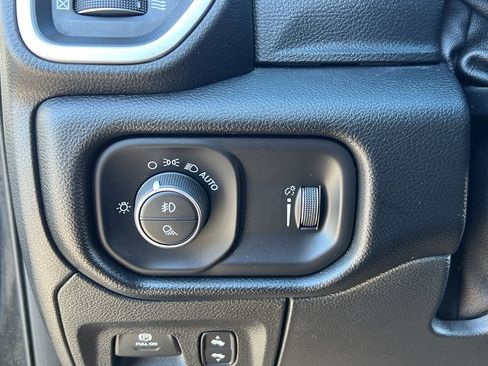 Used 2021 RAM 1500 Big Horn image 16