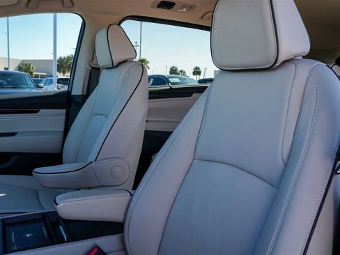 Certified 2026 Honda Odyssey Touring image 11