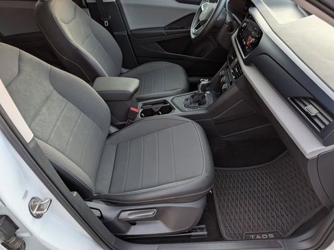 Used 2022 Volkswagen Taos SE image 21