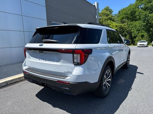 New 2026 Ford Explorer ST-Line AWD/4WD image 17