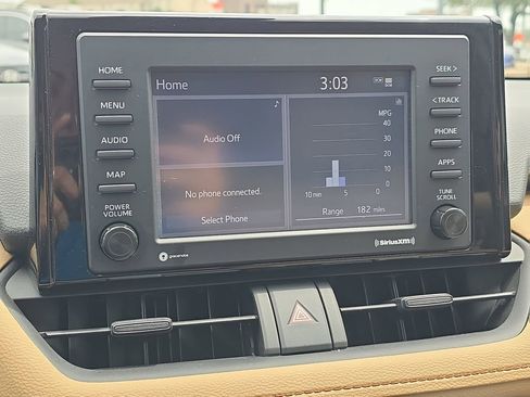 Used 2021 Toyota RAV4 XLE FWD image 19