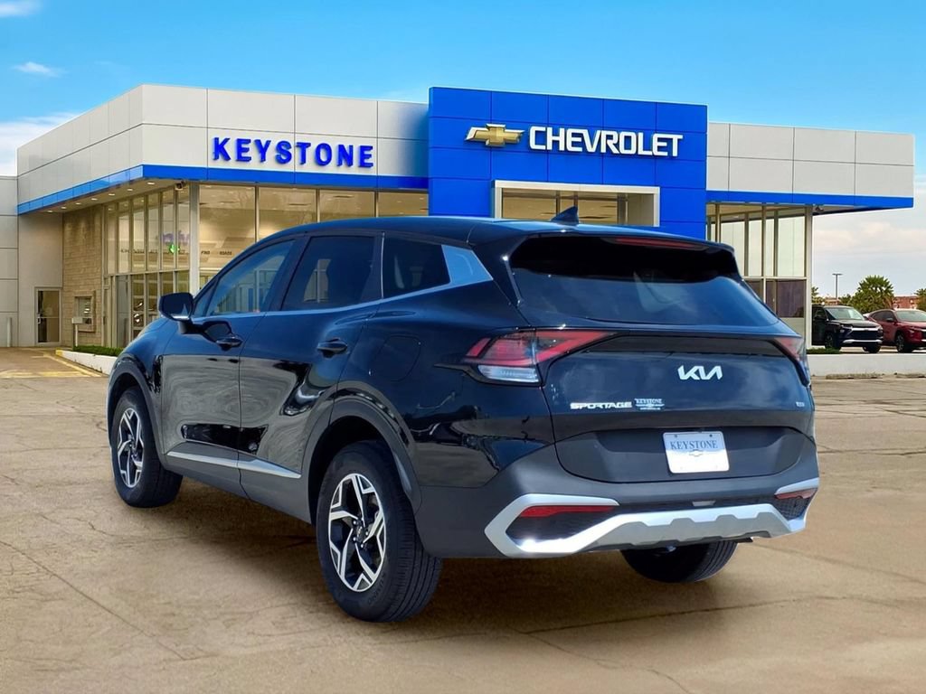 Used 2025 Kia Sportage LX AWD/4WD image 5