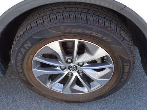 Used 2018 Toyota RAV4 LE image 14