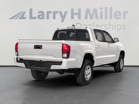 Used 2023 Toyota Tacoma TRD Off-Road w/ TRD Premium Off Road Package image 2